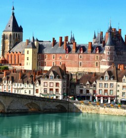 Château de Gien: from a defensive fortress to a royal hunting castle