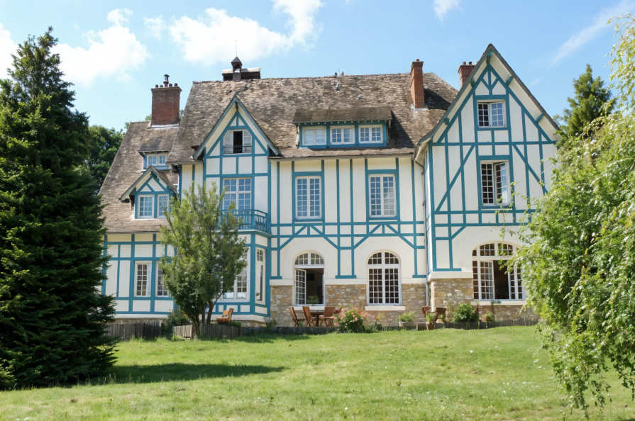 Meeting with a representative of the French school École des Roches