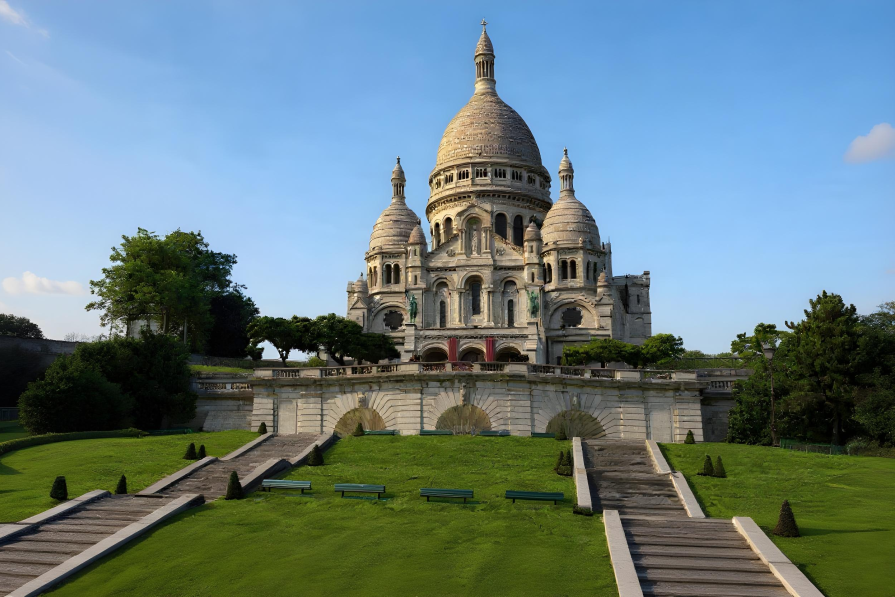 The Basilica of the Sacred Heart of Paris - a majestic and unique temple in Montmartre