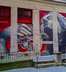 Useful vandalism in the streets of Lyon