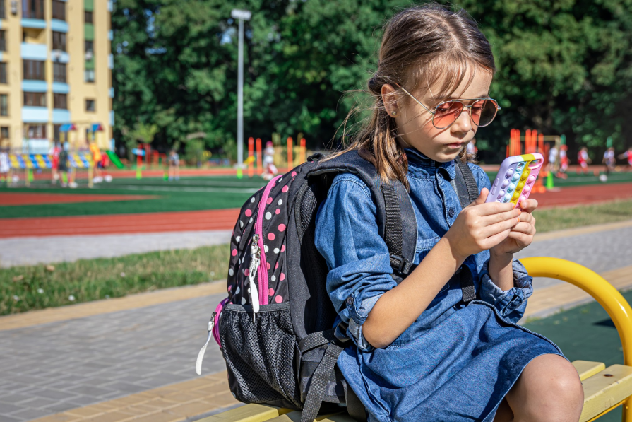 Schools in Sweden will completely ban phones from schoolchildren from 2026