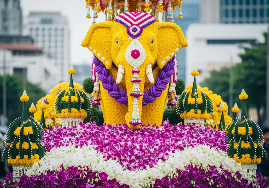 Flower festival in Thailand: tropical paradise for the queen of flowers