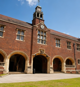 Best High Schools in Cambridge for international students